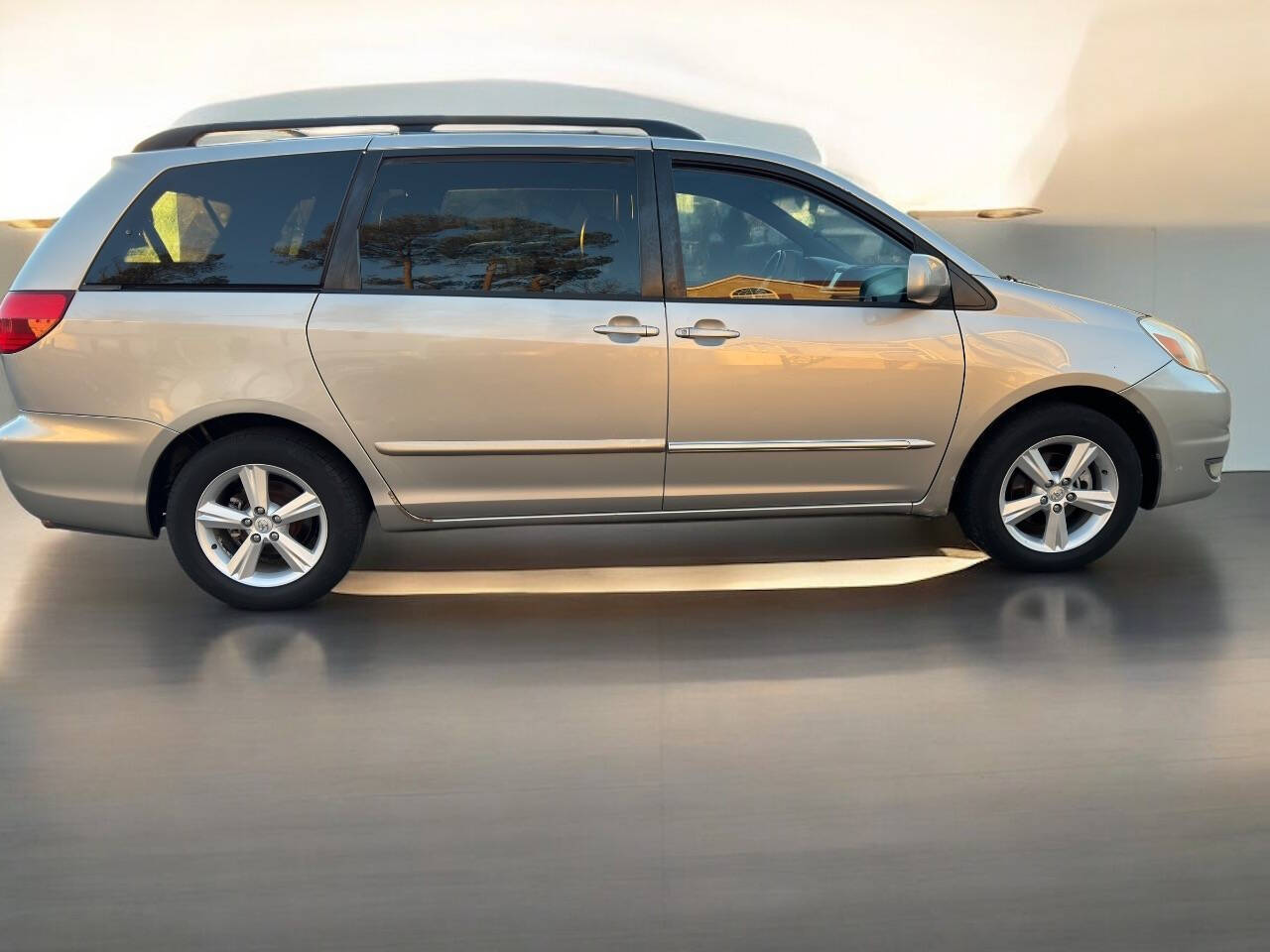 2005 Toyota Sienna for sale at North Georgia Auto Sales in Dalton, GA