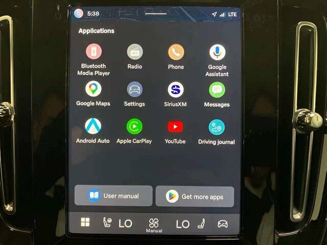 2025 Volvo XC40 B5 Plus Bright Theme