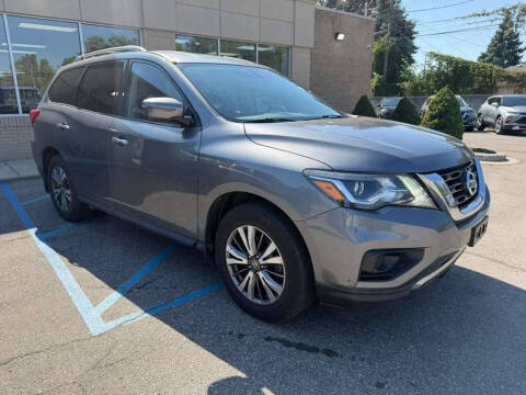 2020 Nissan Pathfinder S