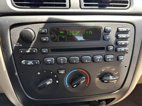 2002 Ford Taurus SE