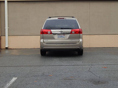 2007 Toyota Sienna LE 8-Passenger