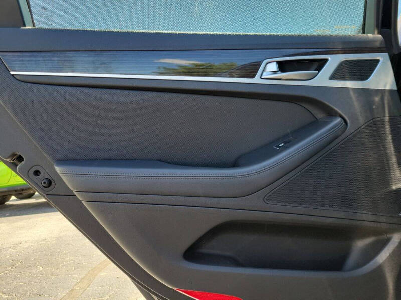 2015 Hyundai Genesis