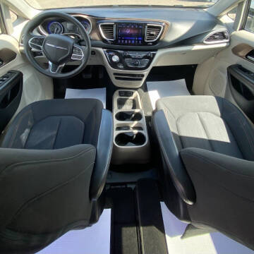 2017 Chrysler Pacifica Touring