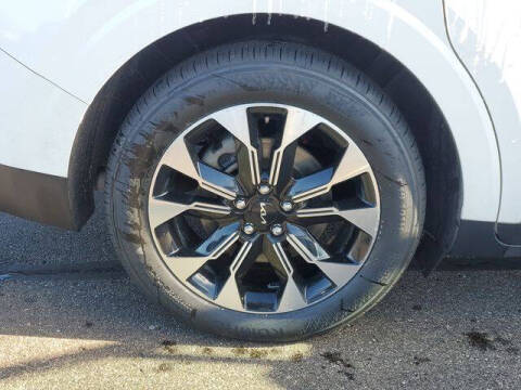 2023 Kia Carnival EX