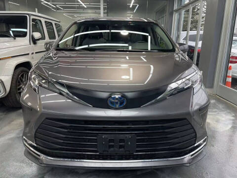 2022 Toyota Sienna for sale at Deals on Wheels in Suffern NY