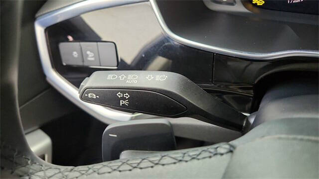 2024 Audi Q3 quattro S line Prem Plus 45 TFSI