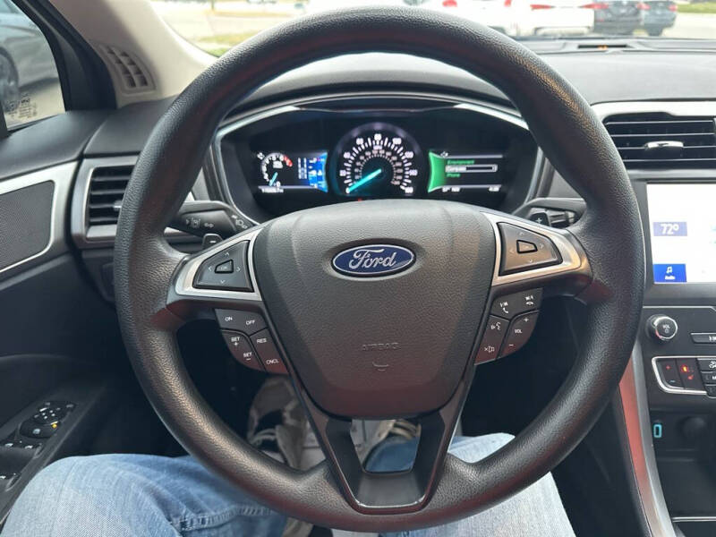 2020 Ford Fusion SE