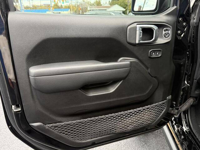 2025 Jeep Gladiator NightHawk