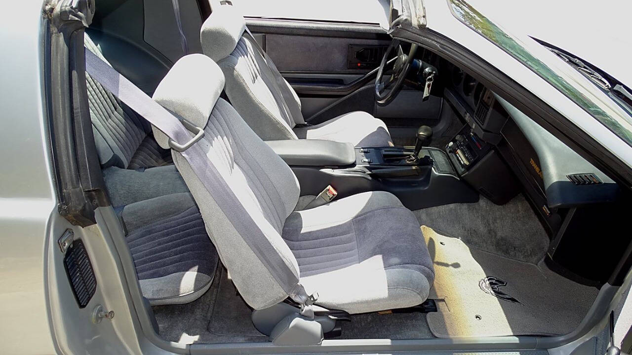 1985 Pontiac Firebird 38