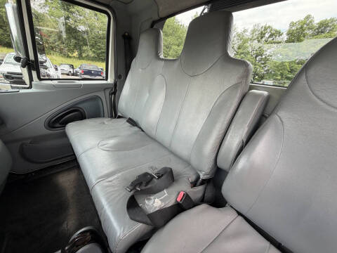 2006 International 4300 Rollback