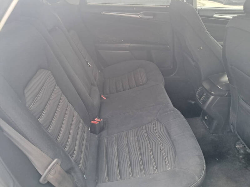 2016 Ford Fusion SE