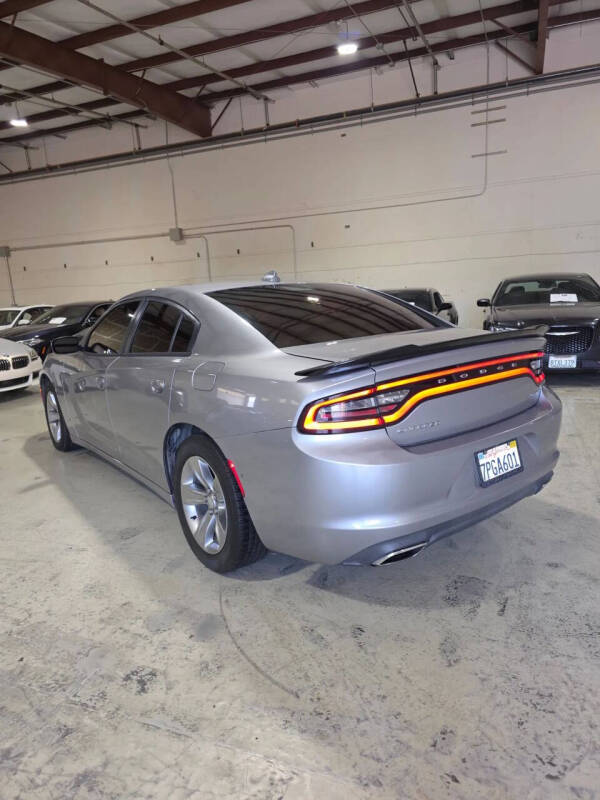 2016 Dodge Charger SXT