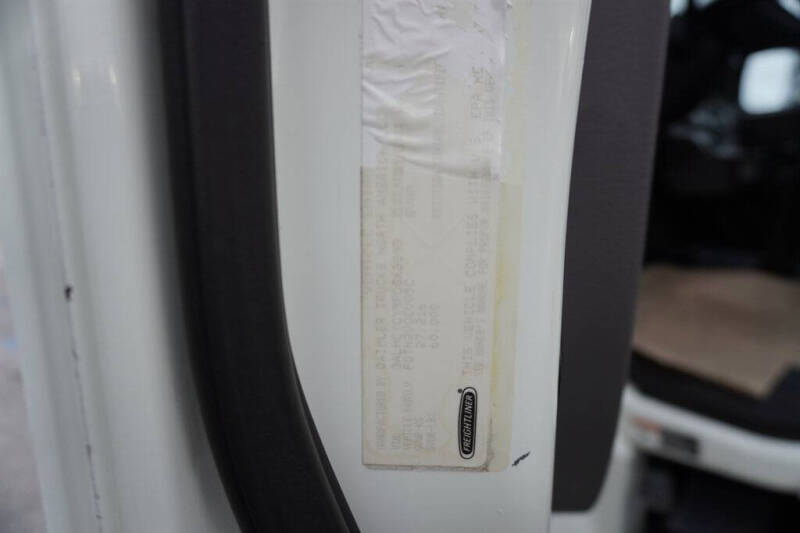 2015 Freightliner M2 106