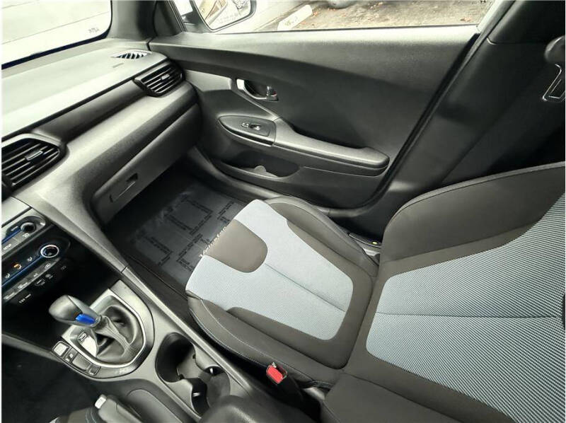 2020 Hyundai Veloster