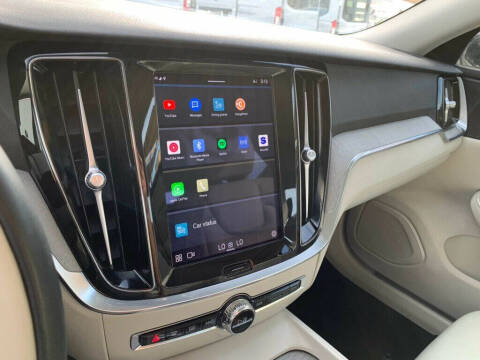 2023 Volvo S60 B5 Plus Dark Theme