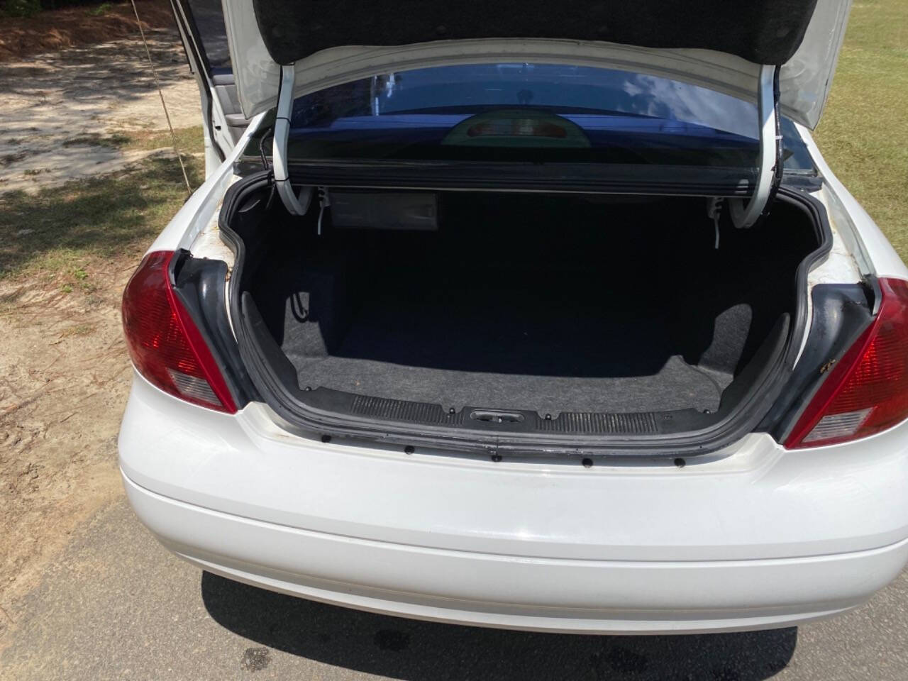 2000 Ford Taurus for sale at Tri Springs Motors in Lexington, SC