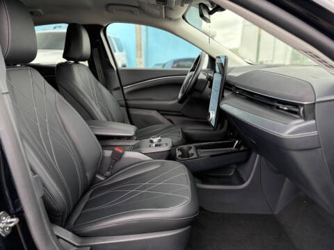 2024 Ford Mustang Mach-E Select