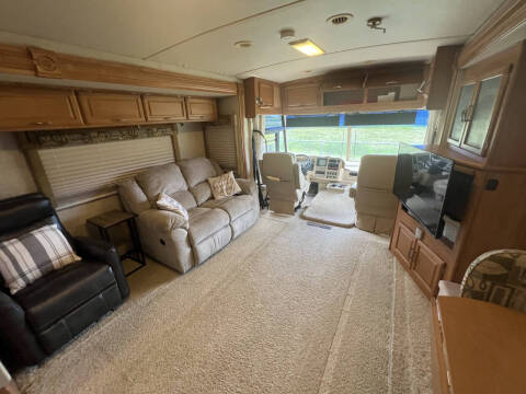 2007 Winnebago Adventurer