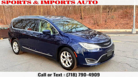 2017 Chrysler Pacifica Touring-L Plus