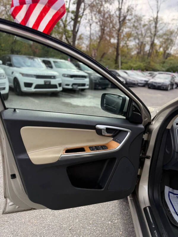 2017 Volvo XC60 T5 Inscription