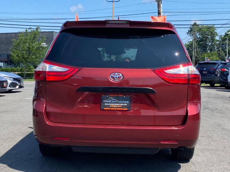 2019 Toyota Sienna L 7-Passenger
