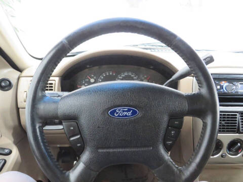 2004 Ford Explorer XLT