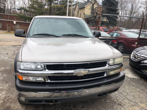2004 Chevrolet Tahoe for sale at Six Brothers Mega Lot in Youngstown OH