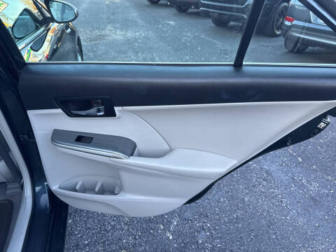 2012 Toyota Camry Hybrid XLE