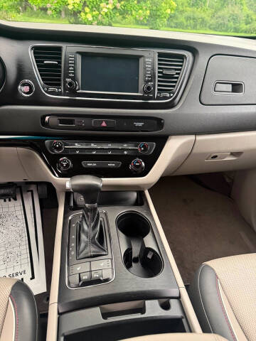 2018 Kia Sedona LX