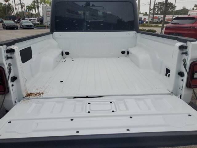 2026 Jeep Gladiator Willys