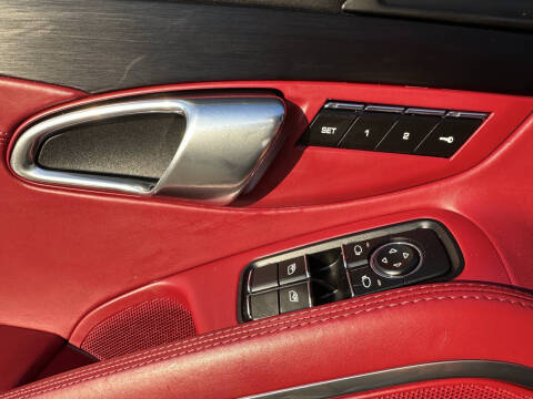 2017 Porsche 911 Carrera GTS