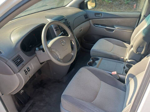2009 Toyota Sienna LE 7-Passenger