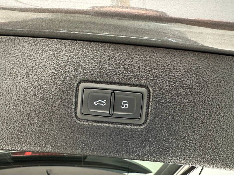 2021 Audi Q7 quattro Premium Plus 55 TFSI