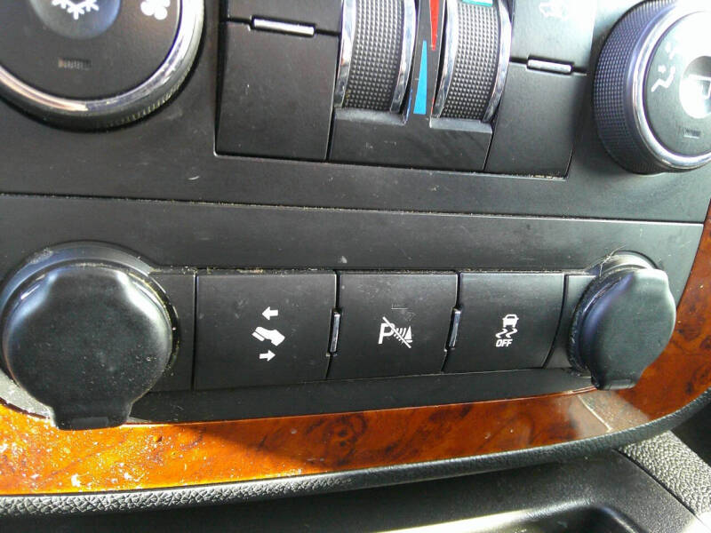 2012 Chevrolet Avalanche LS