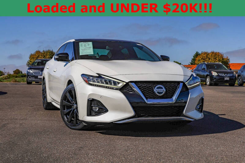 2019 Nissan Maxima SR's photo