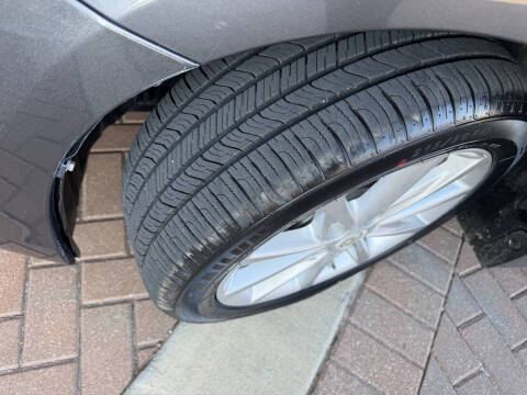 2013 Toyota Prius v Five