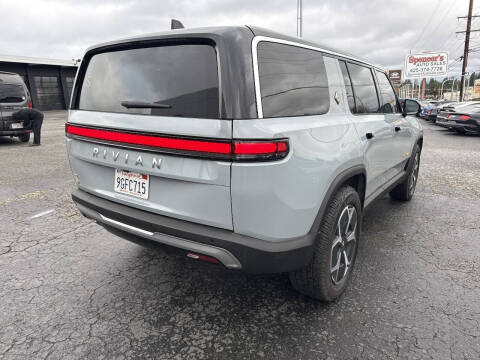 2023 Rivian R1S Adventure