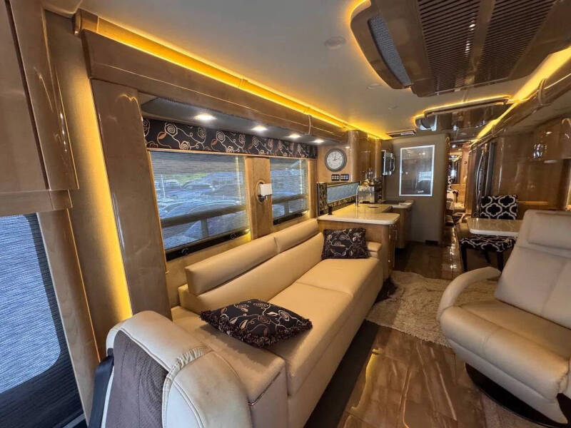 2018 Freightliner XCM Chassis