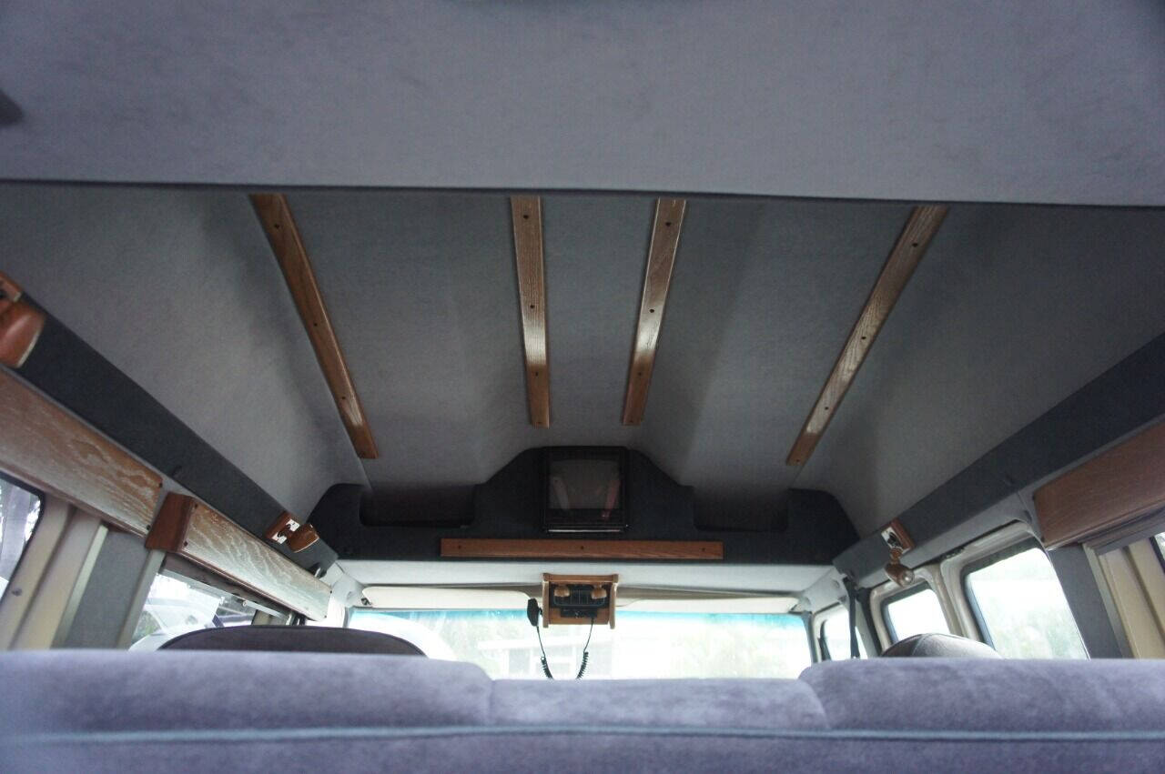 1990 Ford E-Series 33