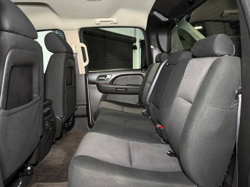 2012 Chevrolet Avalanche LS