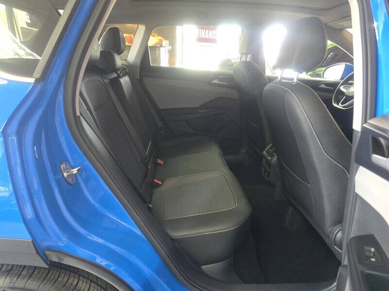 2024 Volkswagen Taos SE 4Motion