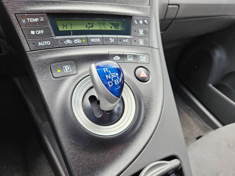 2010 Toyota Prius III