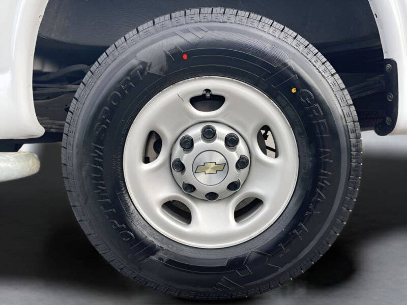 2023 Chevrolet Express 2500