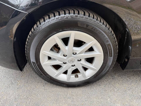 2012 Toyota Prius v Five