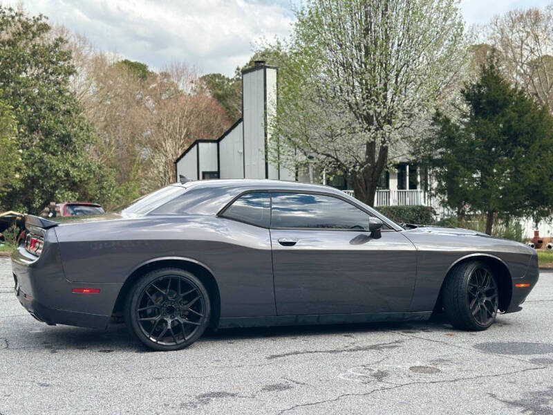 2018 Dodge Challenger SXT Plus