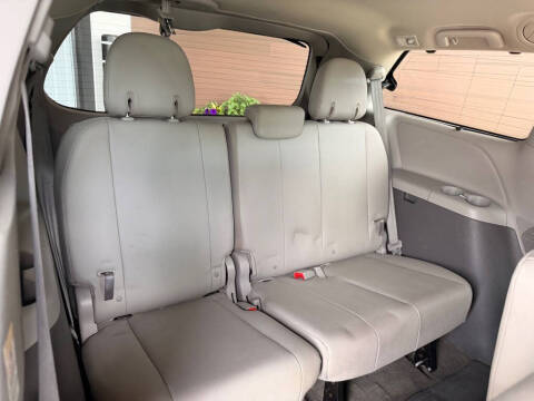 2015 Toyota Sienna