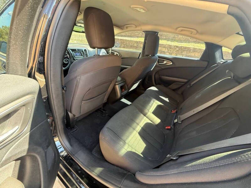 2016 Chrysler 200 Limited