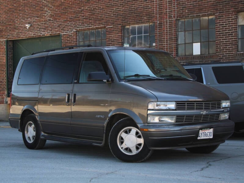 2000 Chevrolet Astro for sale at Carduka Exchange in Kansas City MO