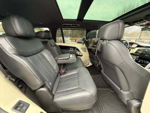 2023 Land Rover Range Rover P530 SE LWB