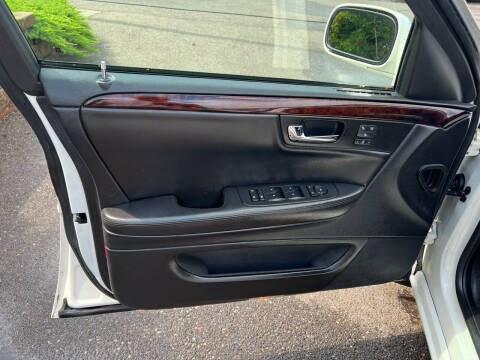 2011 Cadillac DTS Luxury Collection